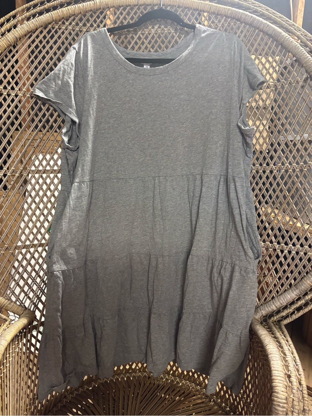 Time and Tru Gray Tiered Short Sleeve Dress